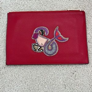 Leather red clutch. Diane con Furstenberg.